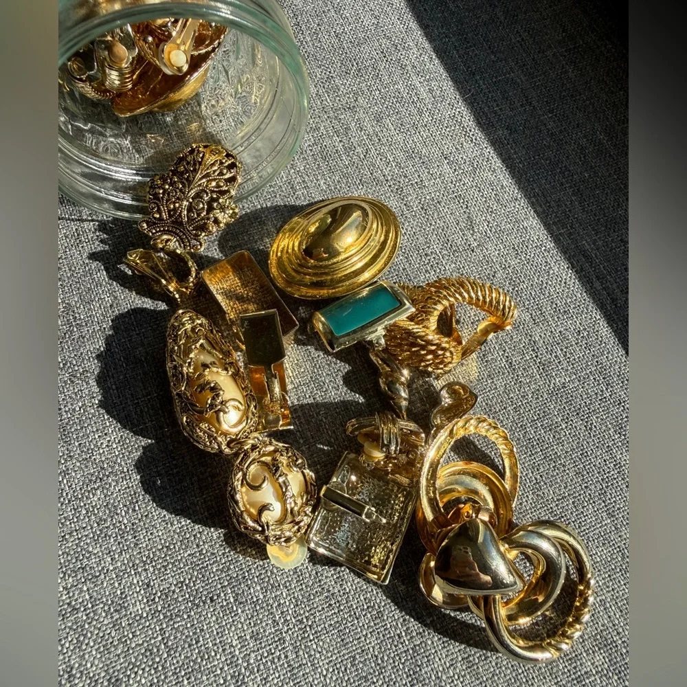 Gold and Silver Toned Vintage Inspired Earrings Mystery Jewelry Jar - Picture 4 of 4